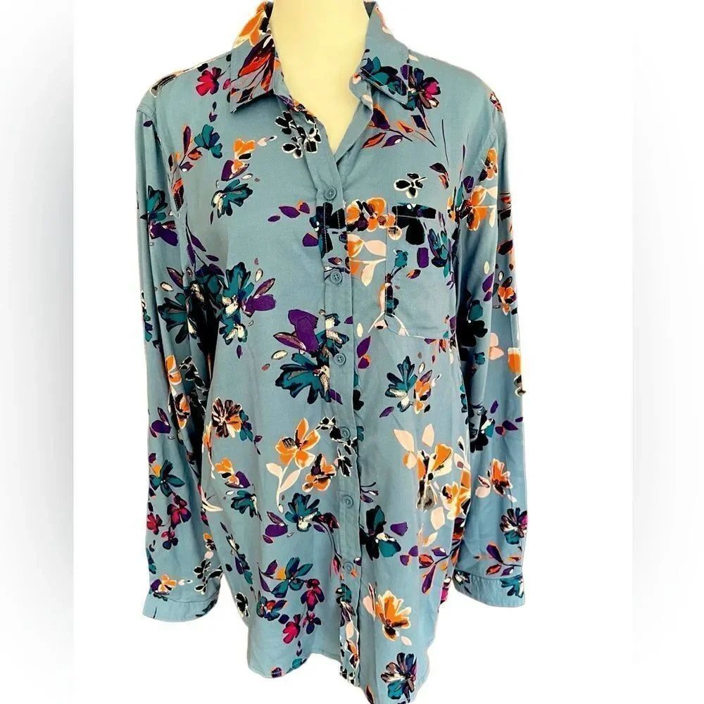 Beachlunchlounge blue floral button front shirt